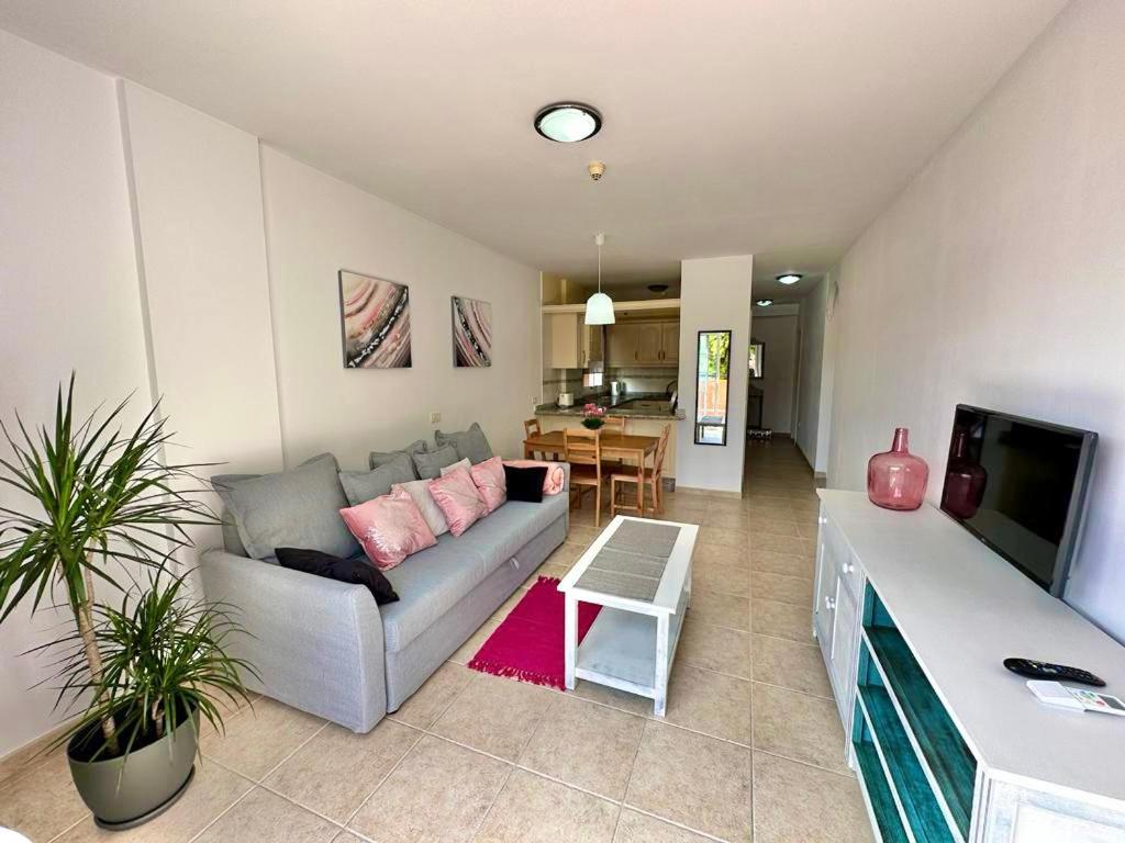 Sunny Apartment & Heated Pool Los Cristianos  Exterior foto
